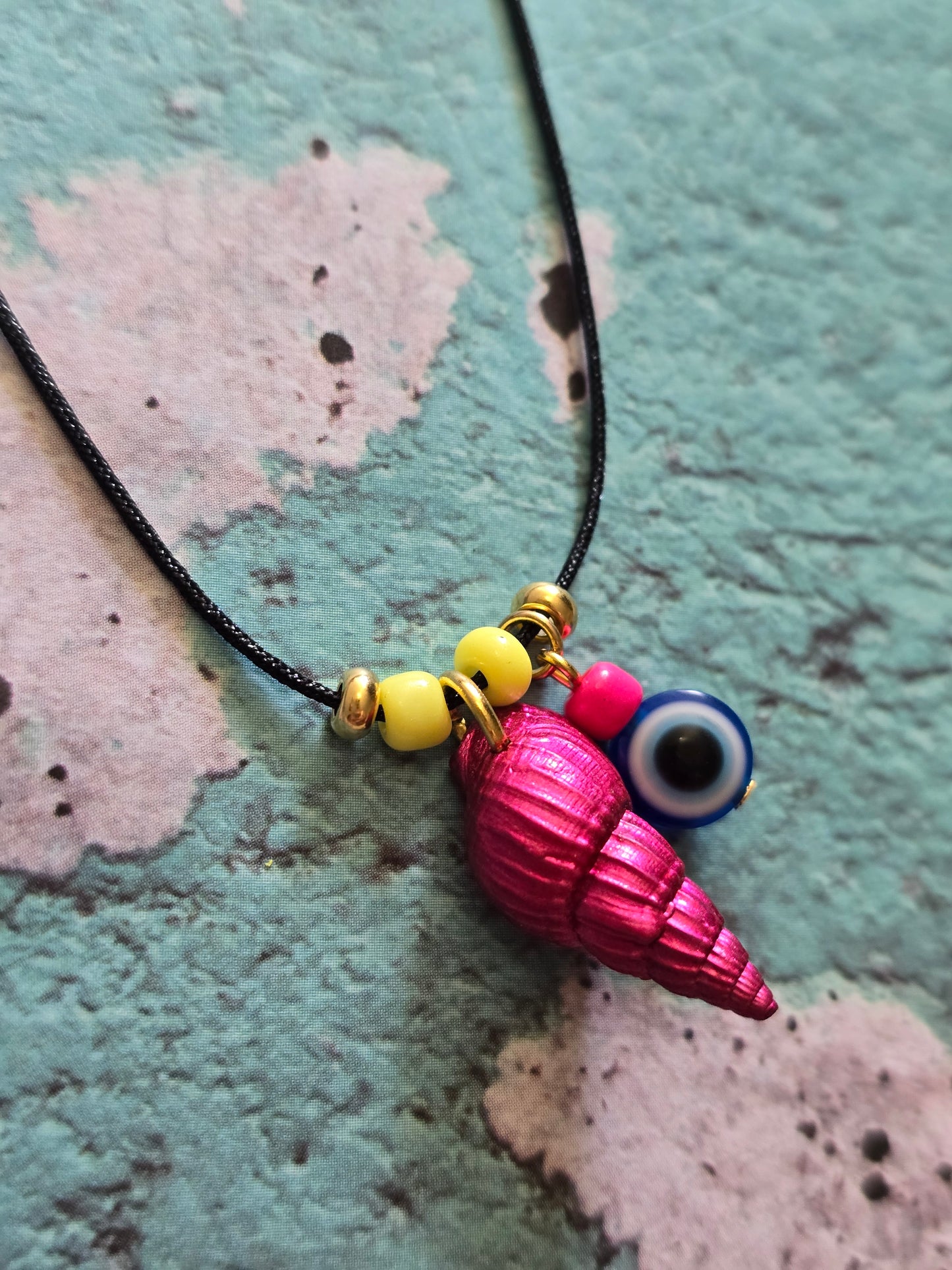 Collar de Hilo Ajustable caracol rosa