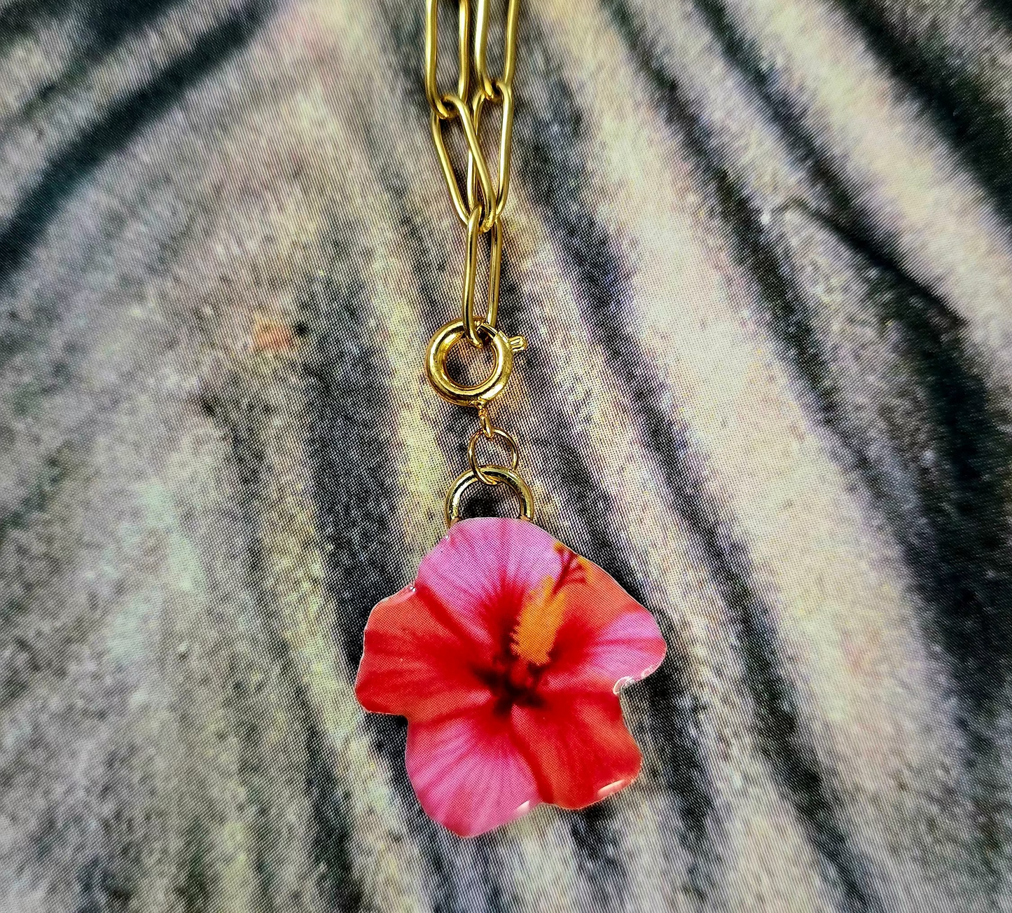 𝑪𝒉𝒂𝒓𝒎 𝑭𝒍𝒐𝒓 𝑻𝒓𝒐𝒑𝒊𝒄𝒂𝒍